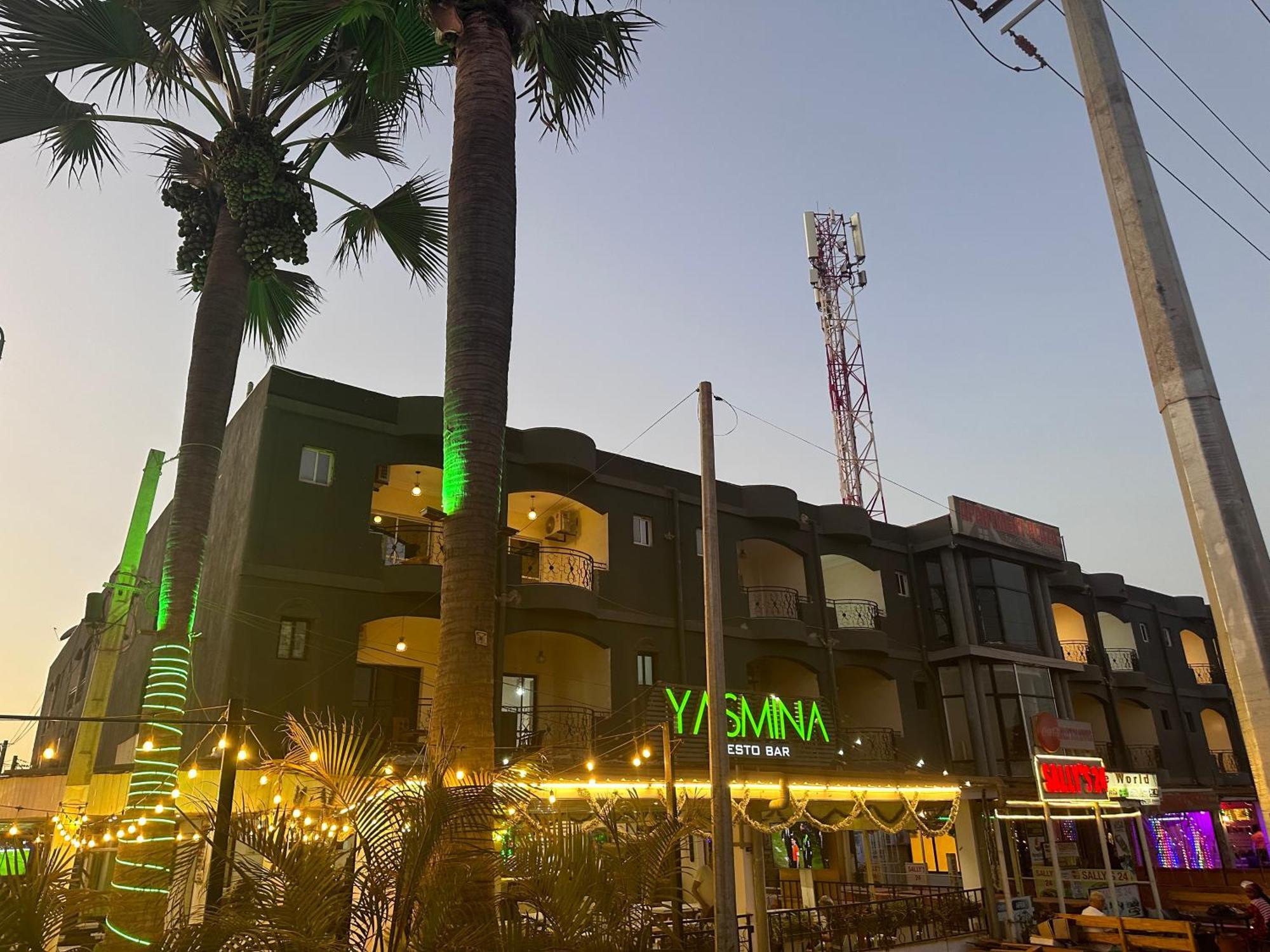 Apartments Plaza Hotel Kololi Exterior photo